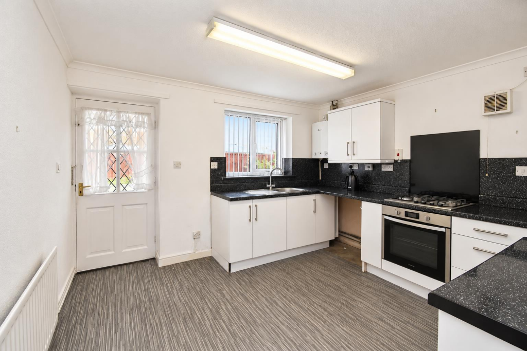 House in Hull, Anlaby Park - More