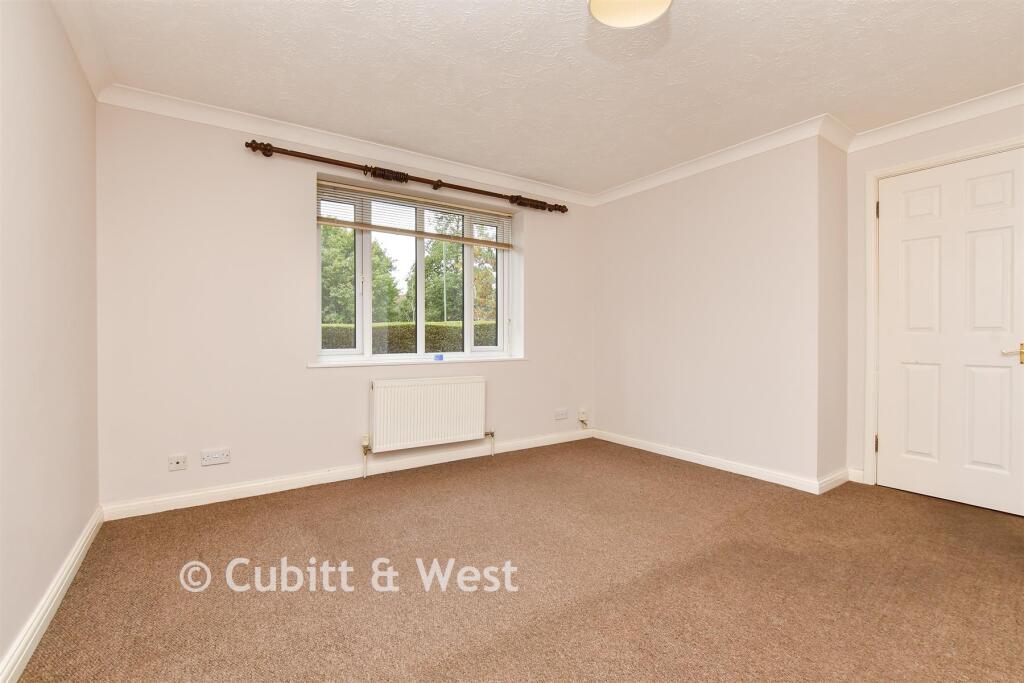 Apartment in Sutton - More