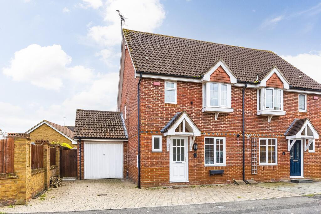 Main image of property: Medlock Grove, Didcot, OX11