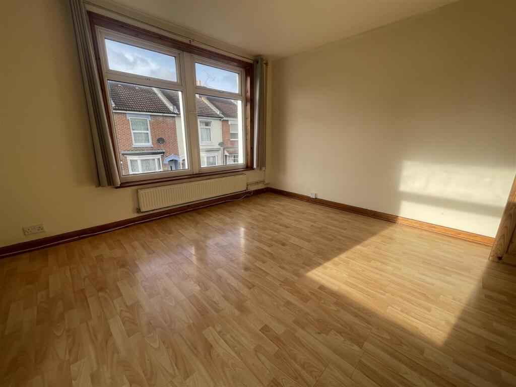 1-bed flat on Brookfield Road, Portsmouth, £128,999