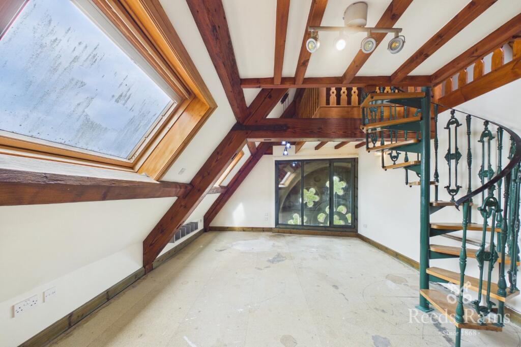 Apartment in Preston - View 5