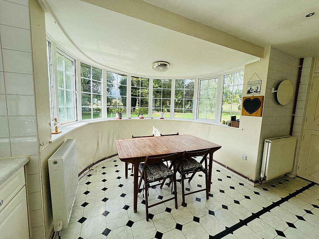 House in Luton - View 3
