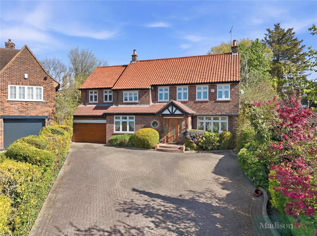Main image of property: Parkland Close, Chigwell, Essex, IG7