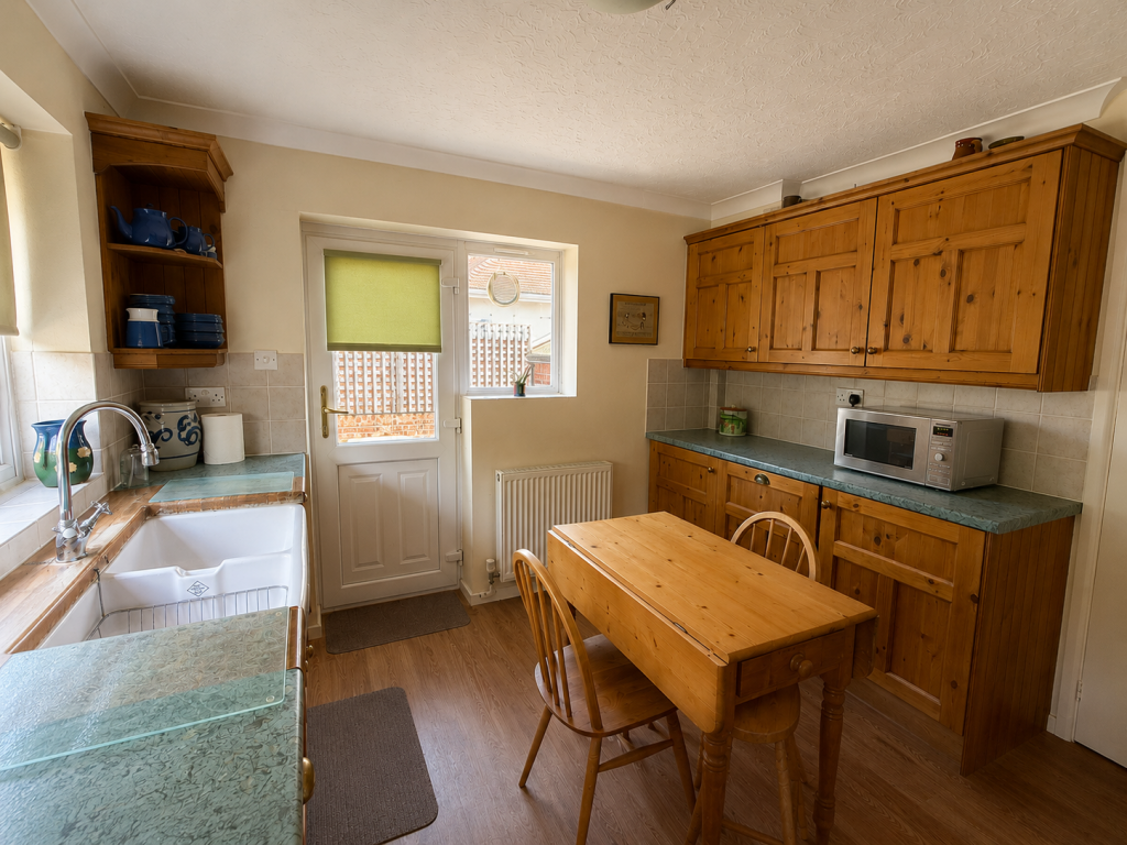 Little Place, Turpins Lane, Kirby Cross, Essex photo 3