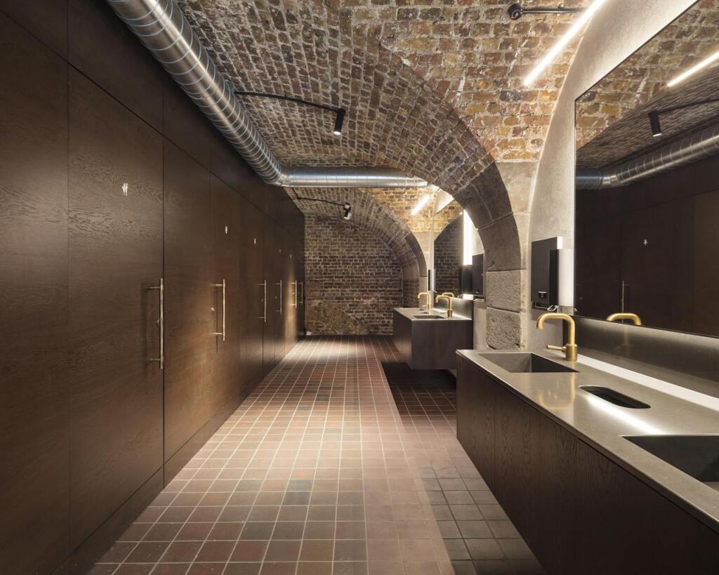 Pennington Street Warehouse Toilets  JTP  Fotoha