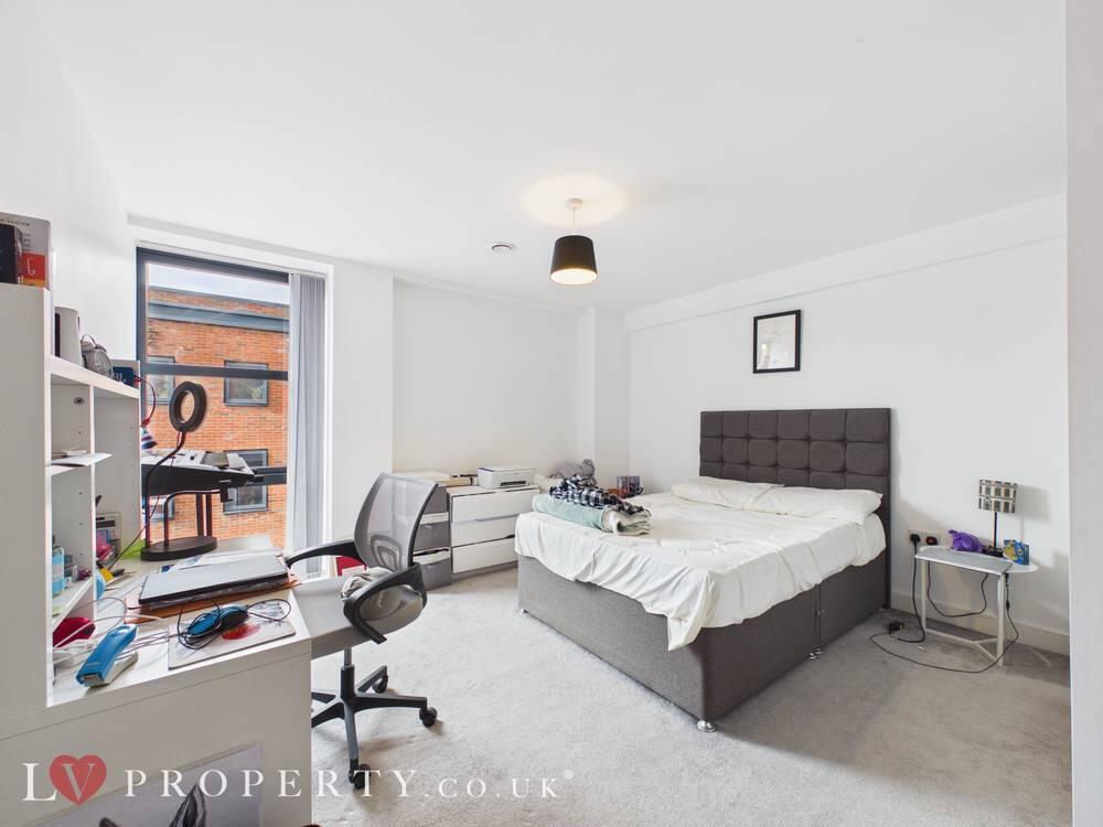 Apartment in Birmingham - More