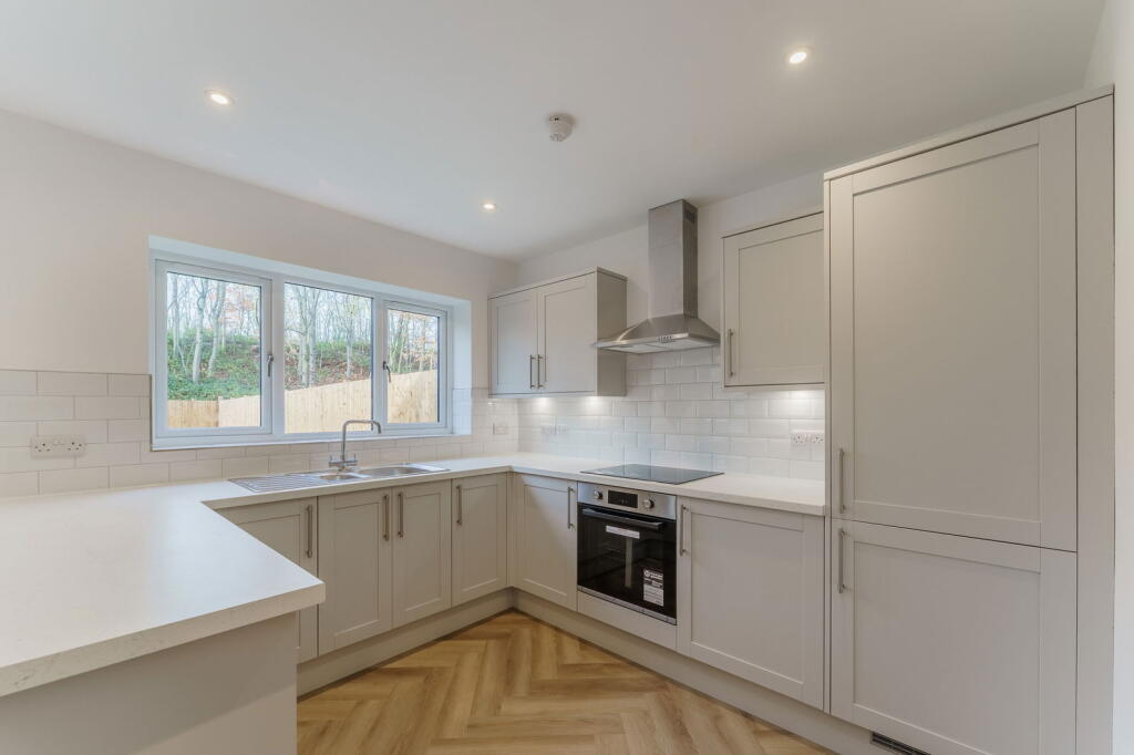 Holly Close, Whitley, DN14 0GY photo 4