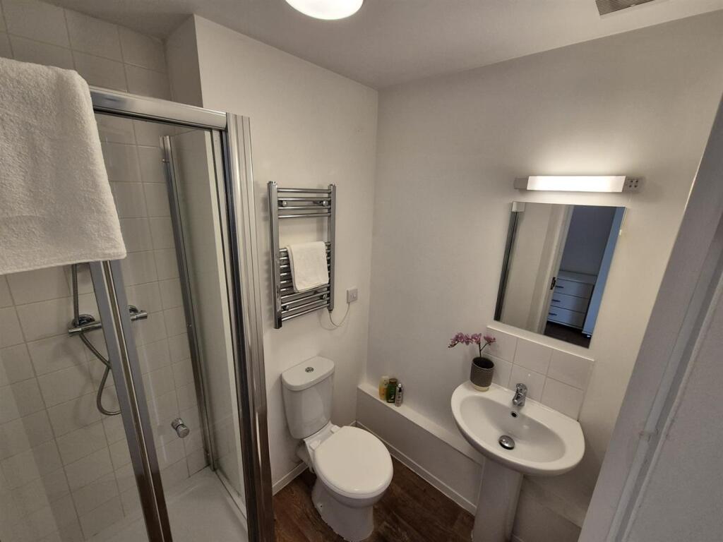 Additional image 3 of Bills Included