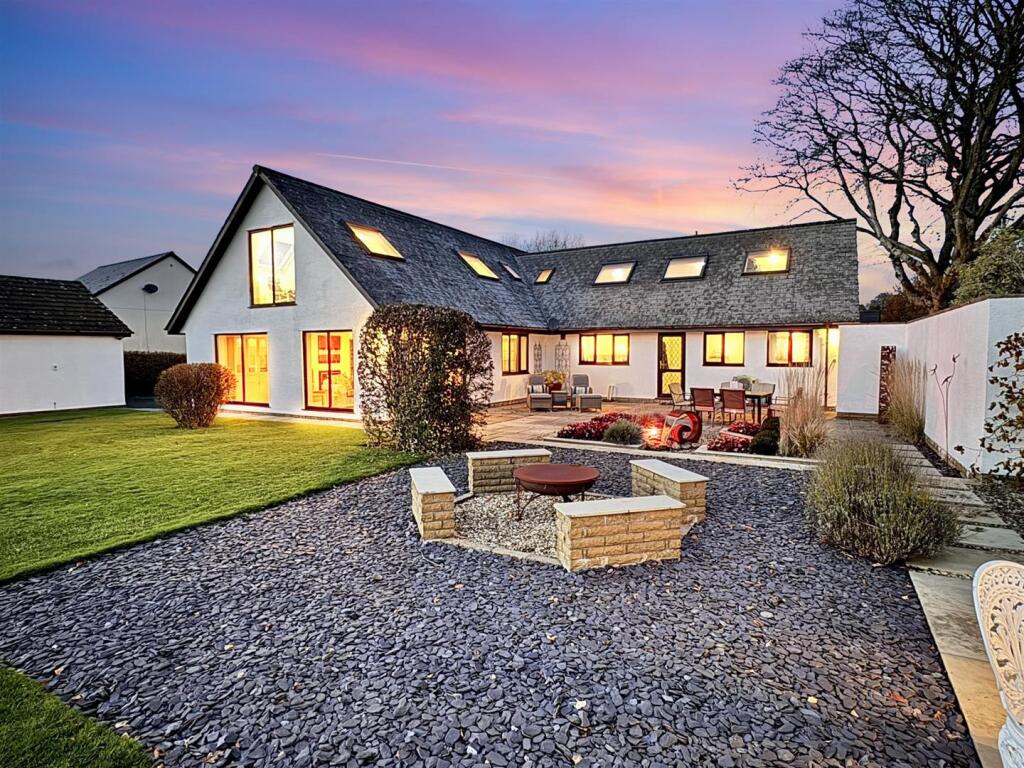 Main image of property: Llanddew, Brecon
