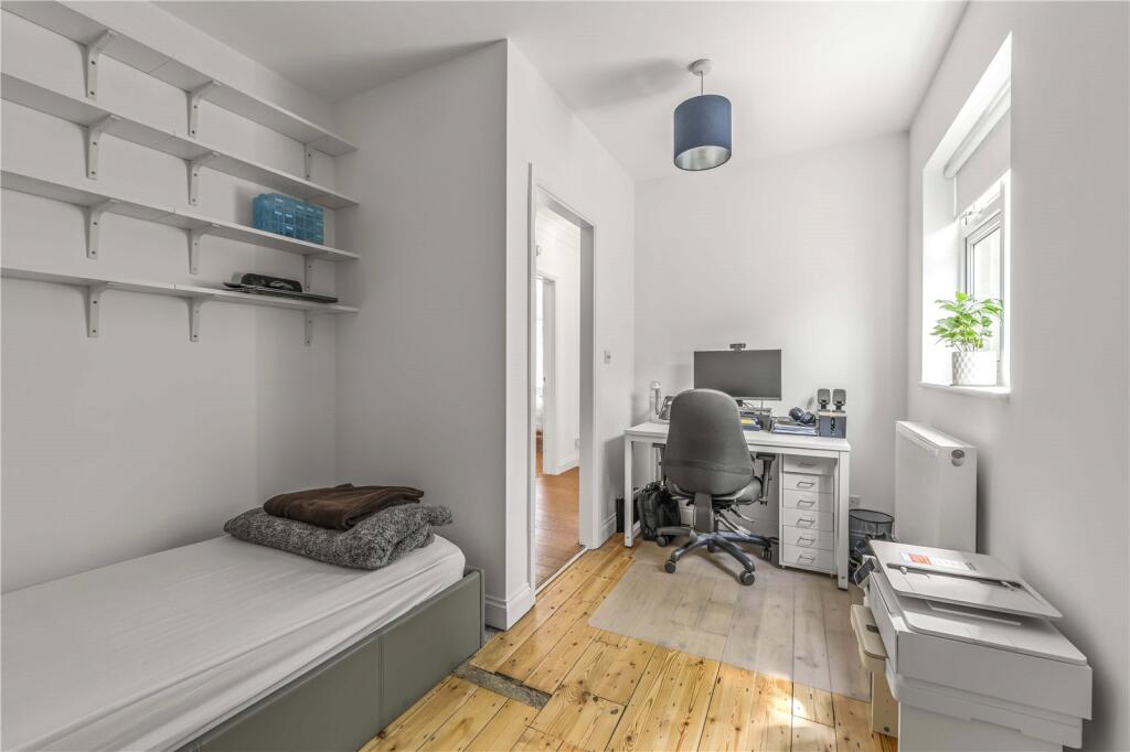 Apartment in London - More