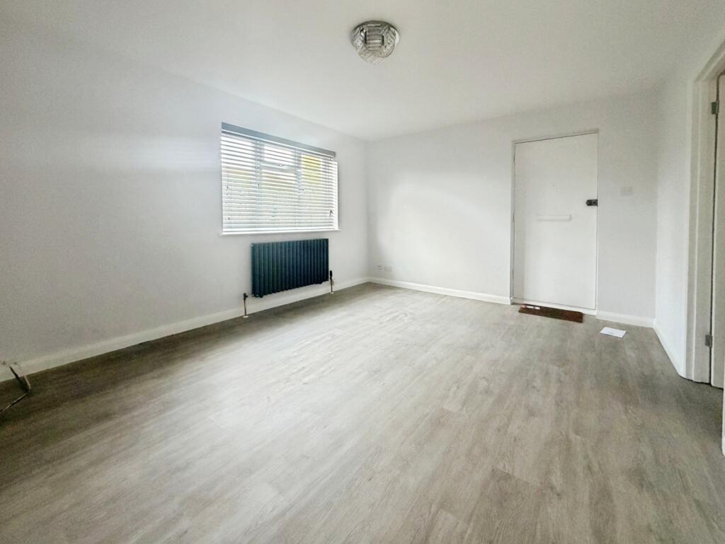 Dovedale Close, Harefield, Uxbridge photo 3
