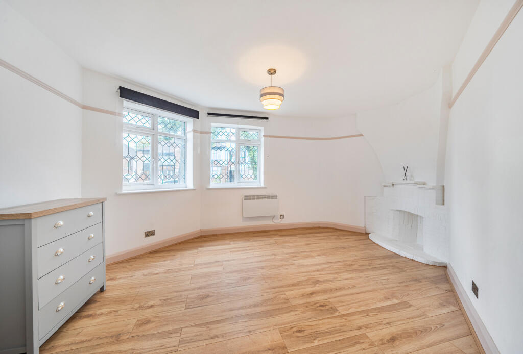 Apartment in London, Kingsbury - More