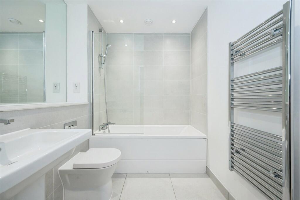 Apartment in Southampton - View 4