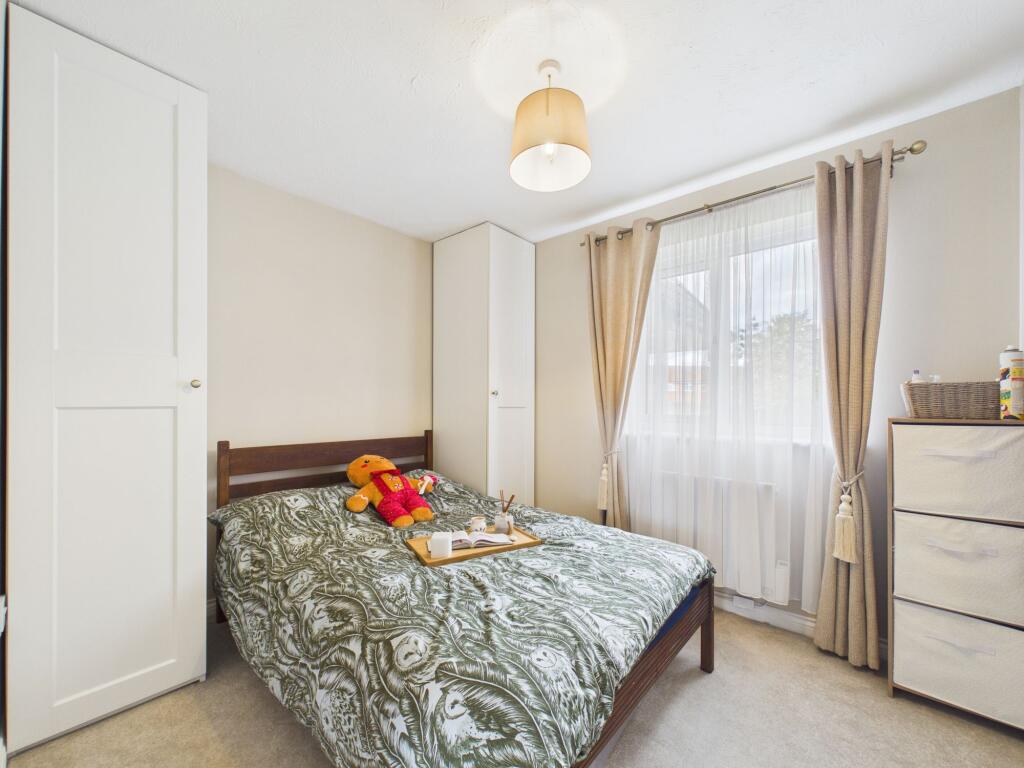Apartment in Reading - View 5