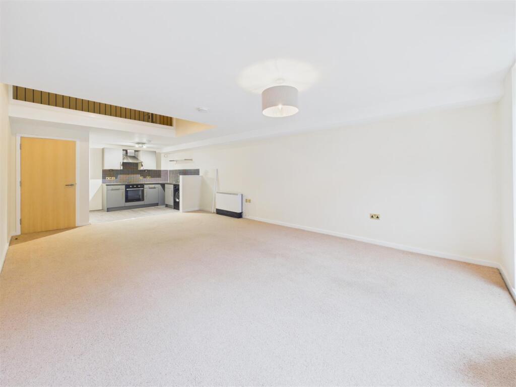 Apartment in Sheffield - View 5