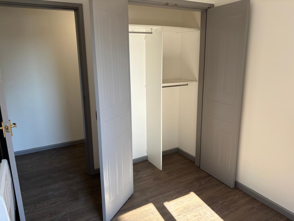 Apartment in Wirral, Liverpool City Region - View 4