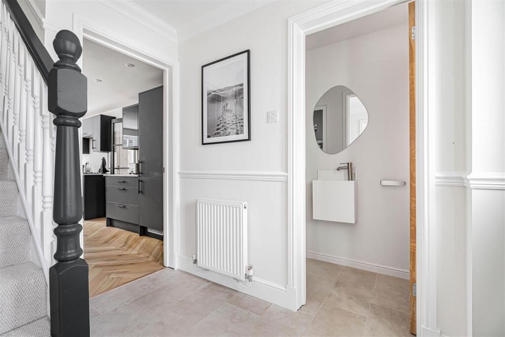 House in East Hertfordshire, Bishop's Gate, Bishop's Stortford - View 5