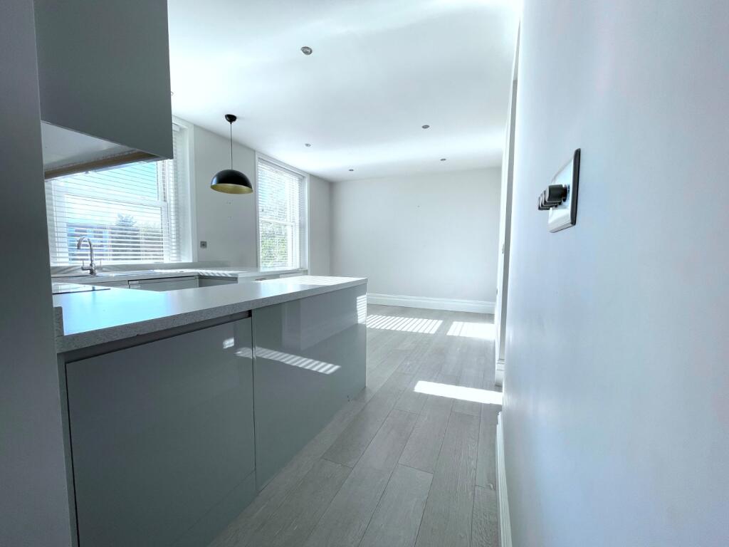 Apartment in Twickenham - More