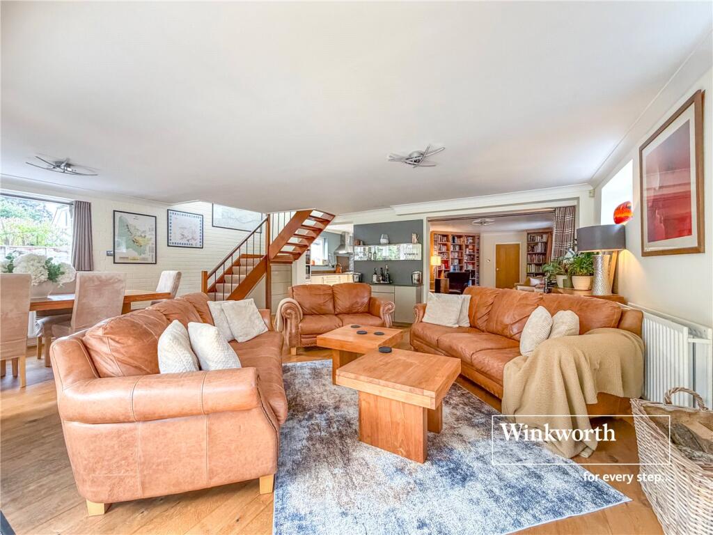 House in Wimborne, Three Legged Cross - View 4