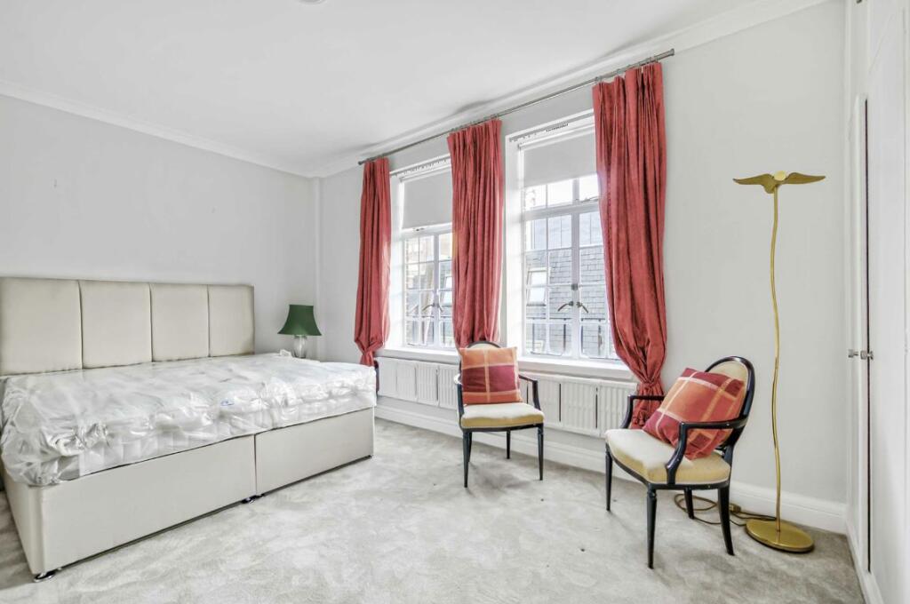 Apartment in London, Mayfair - View 5