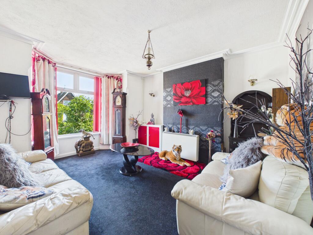 House in Ashfield, Sutton in Ashfield, Nottinghamshire - View 4