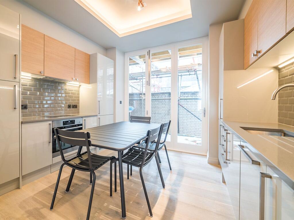 Apartment in London - More
