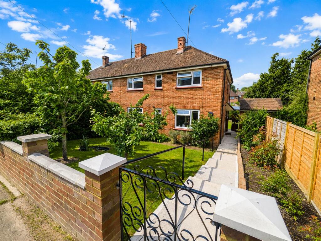Main image of property: Manor Way, Uckfield, TN22 1DG