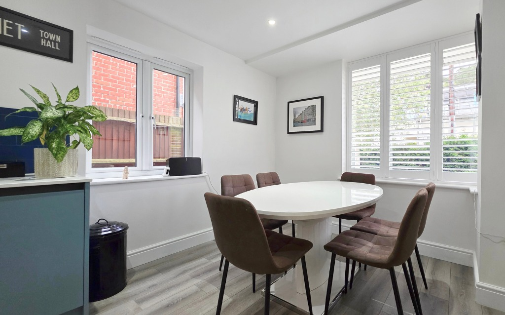 Lower Broadmoor Road, Crowthorne, Berkshire, RG45 - View 4