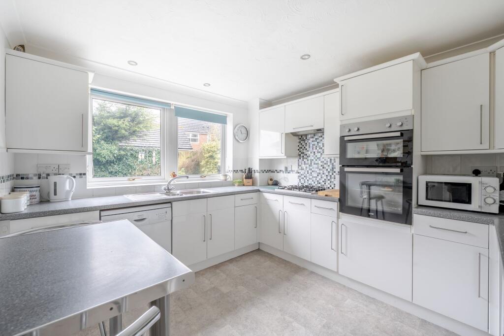 St. Georges Avenue, Harrogate, HG2 photo 4