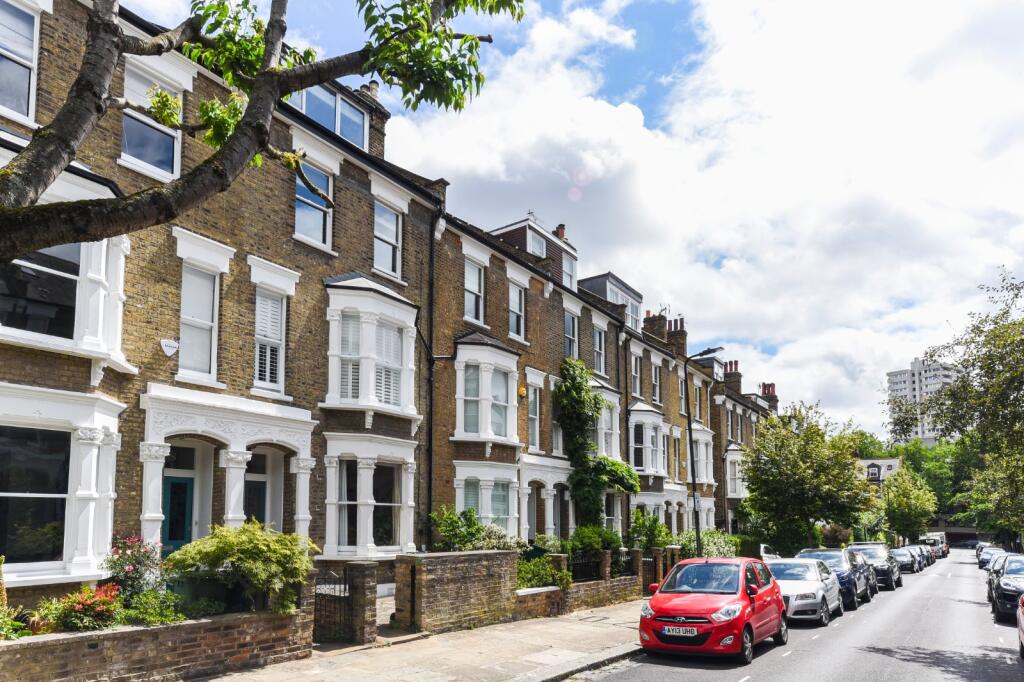 3 bedroom flat for rent