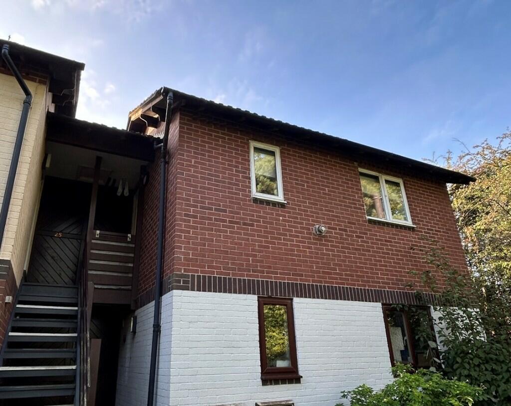 Main image of property: 27 Montrose Place, Shrewsbury, Shropshire, SY3 5EN