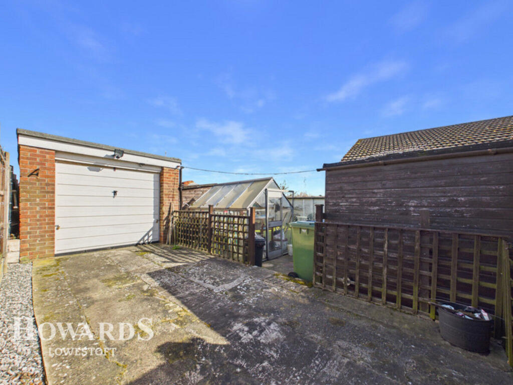 Brendon Close, Lowestoft - View 2