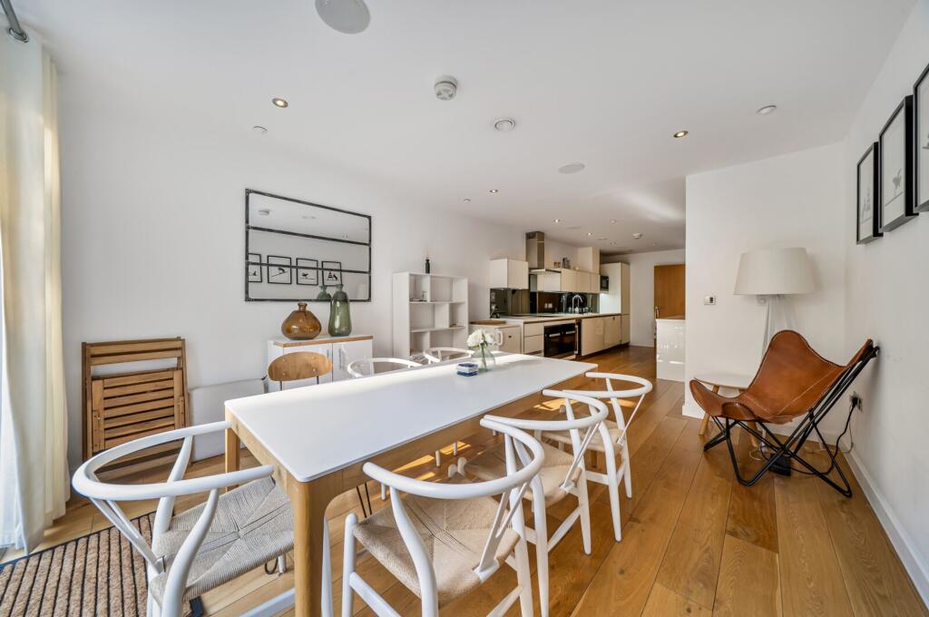 House in London - View 3