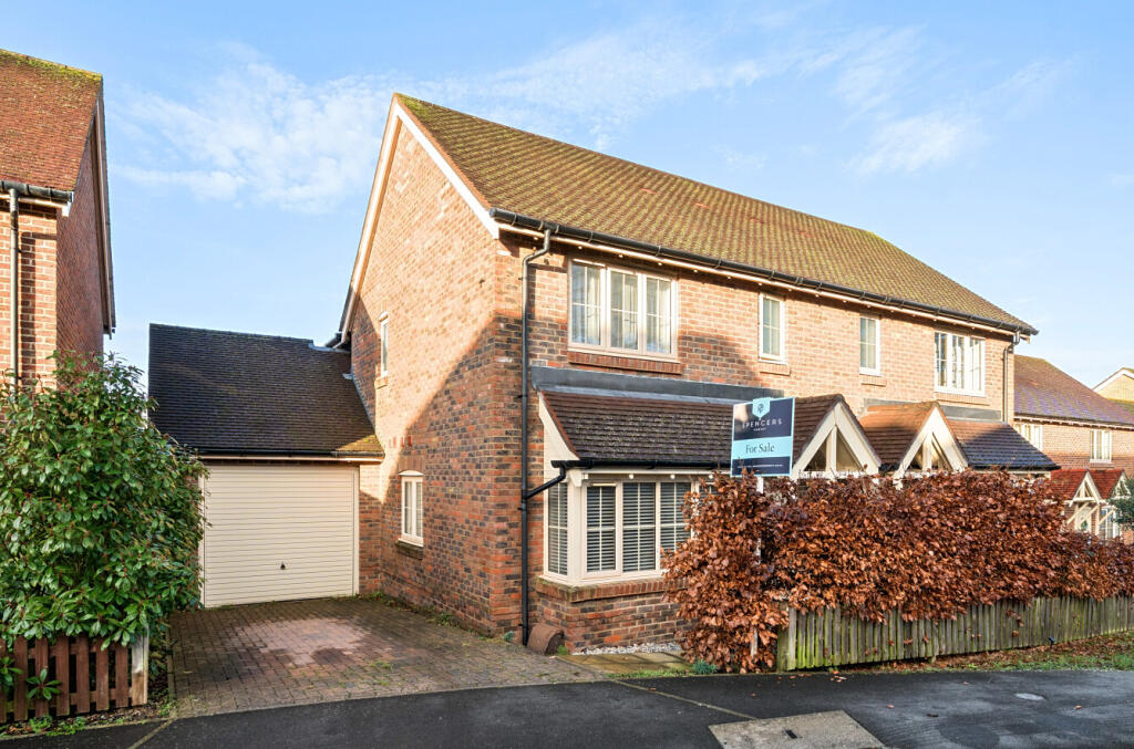 Main image of property: Knowle Park Lane, Fair Oak, Hampshire, SO50