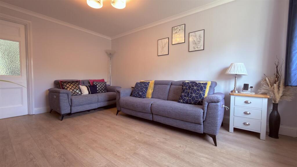 The Pines, Hirwaun, Aberdare photo 4