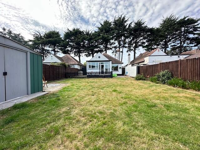 Main image of property: Victoria Avenue, Southend-On-Sea, Essex, SS2
