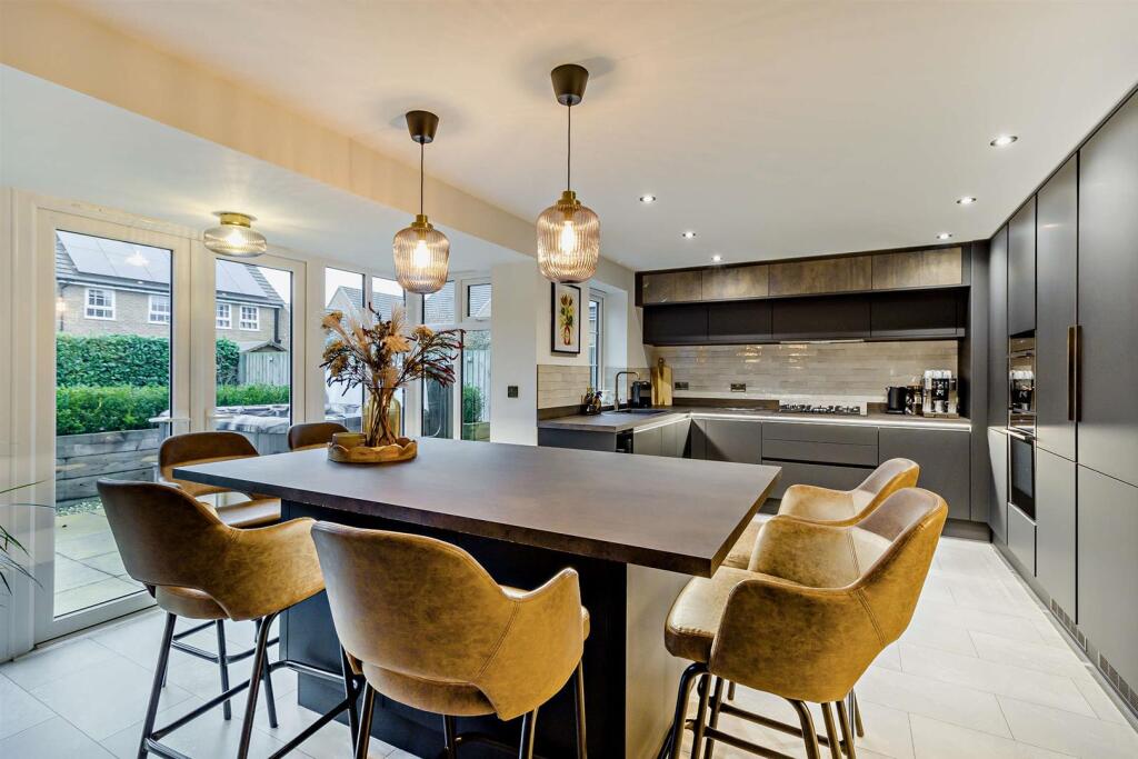 Hillcrest Drive, Branton, Doncaster photo 2