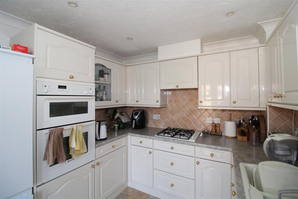 Martello Road, Seaford, BN25 photo 4