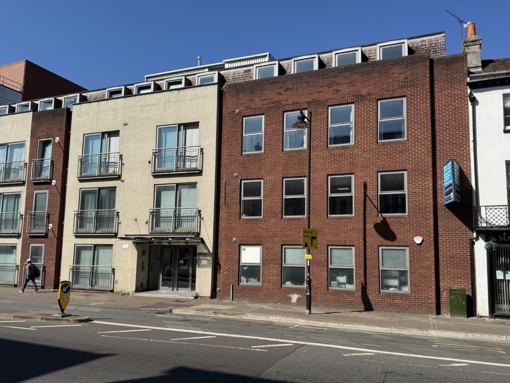 Main image of property: 118-128 London Street, Reading, Bershire, South East, RG1