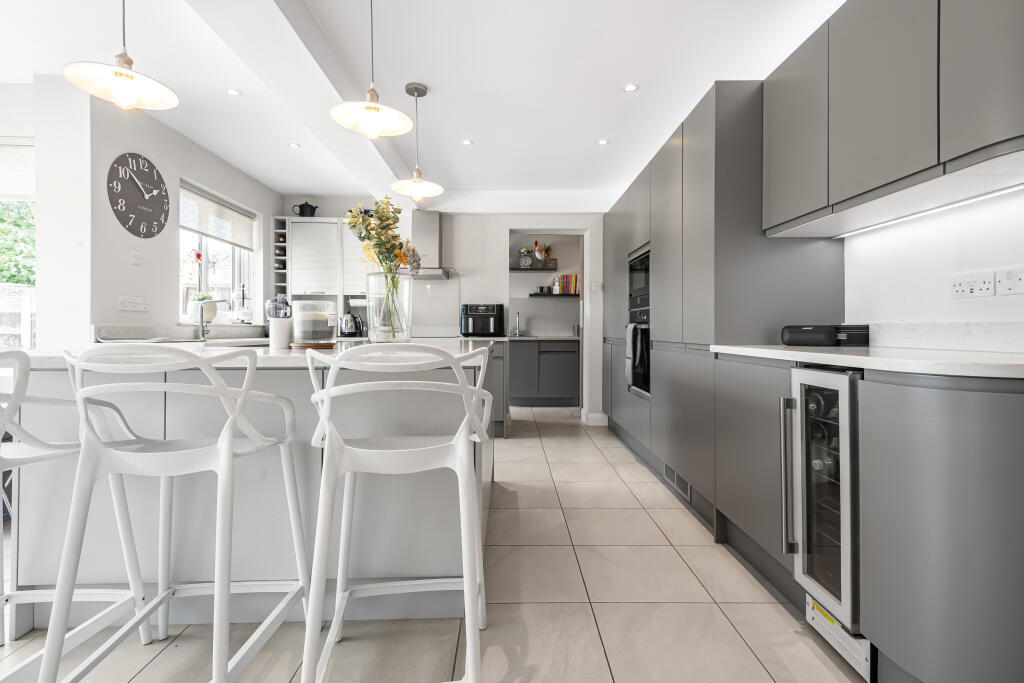 House in St Albans, Southdown, Harpenden - More
