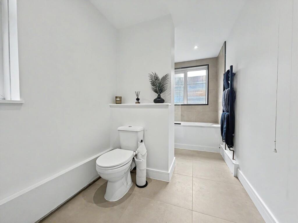 Westbrook, Lustrells Vale, Saltdean, BN2 8EZ - View 4