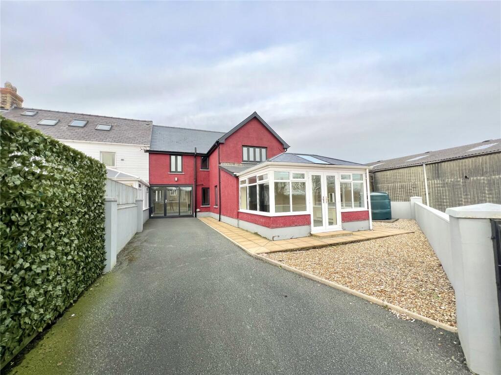 Main image of property: Crymych