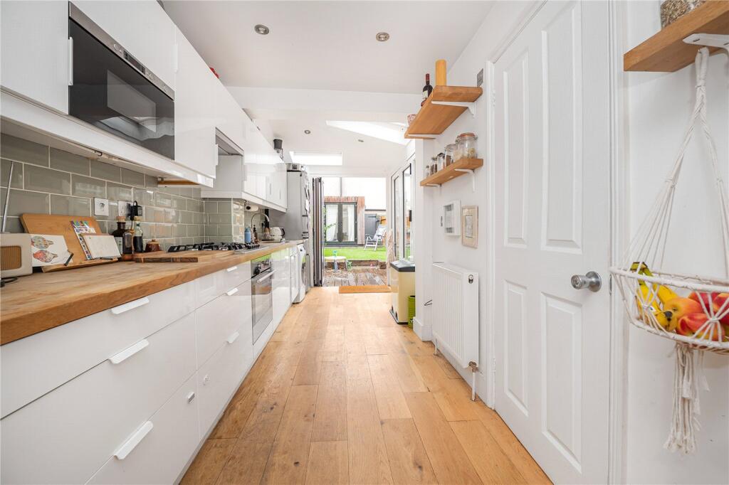 House in Twickenham - More