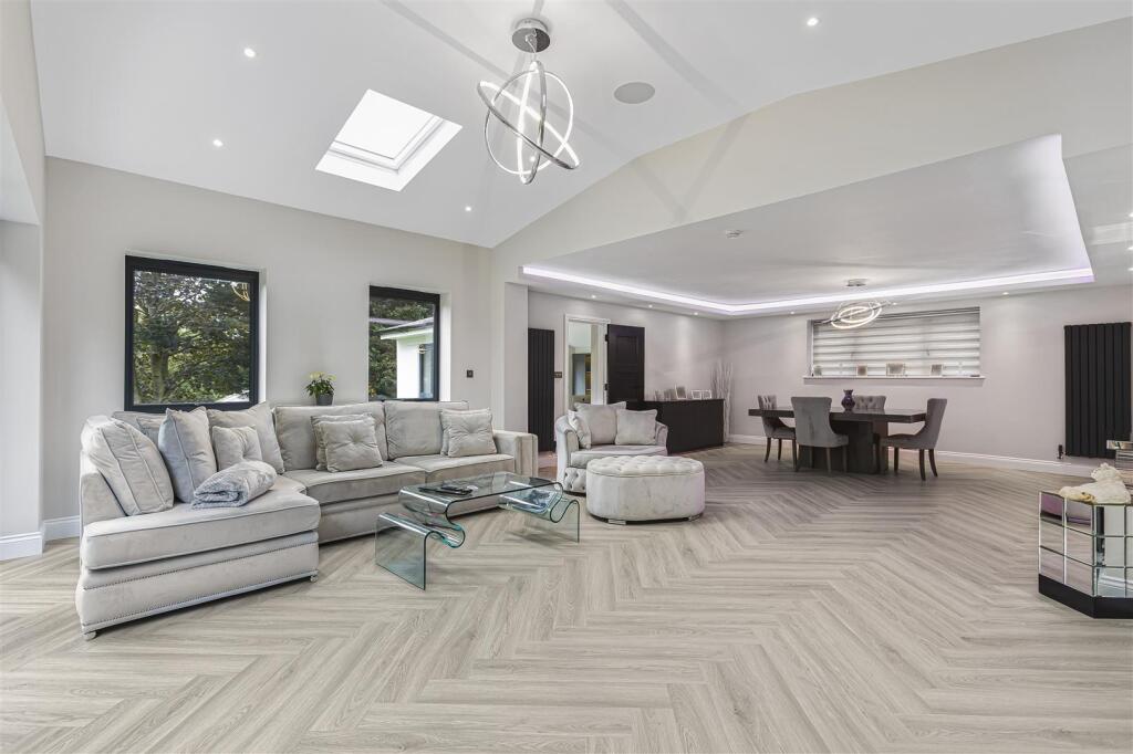 Main image of property: 1A The Drive, Radlett