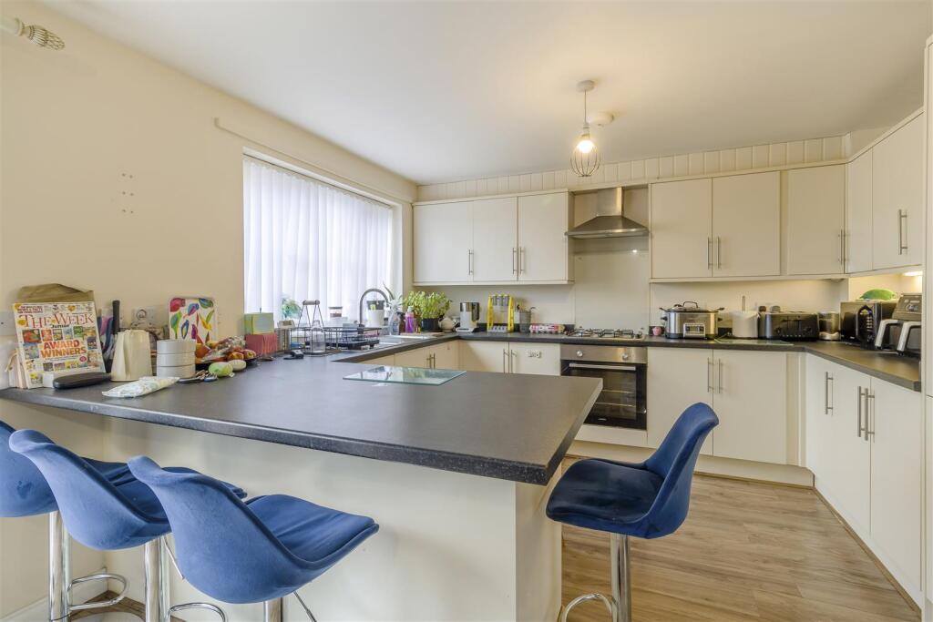 House in Mansfield, Nottinghamshire - View 3
