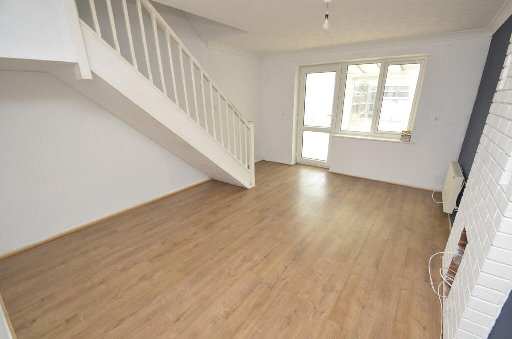 Bredfield Close, Felixstowe photo 4