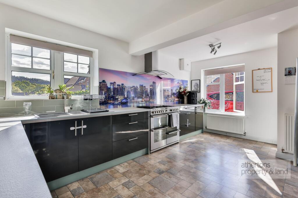 House in Hyndburn, Hillock Vale - More
