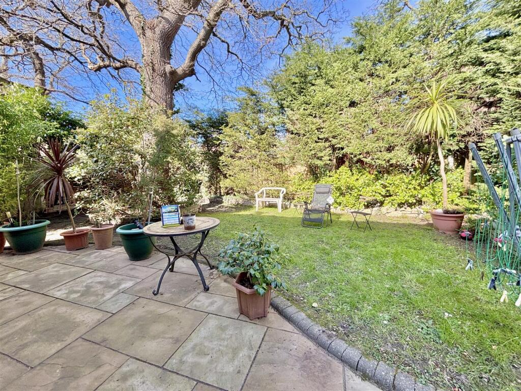 Tarn Drive, Creekmoor photo 2