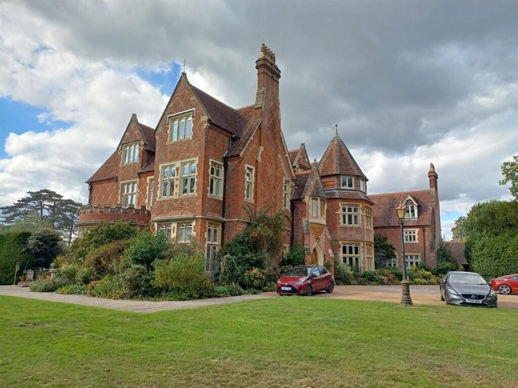 Apartment in Redhill - View 4