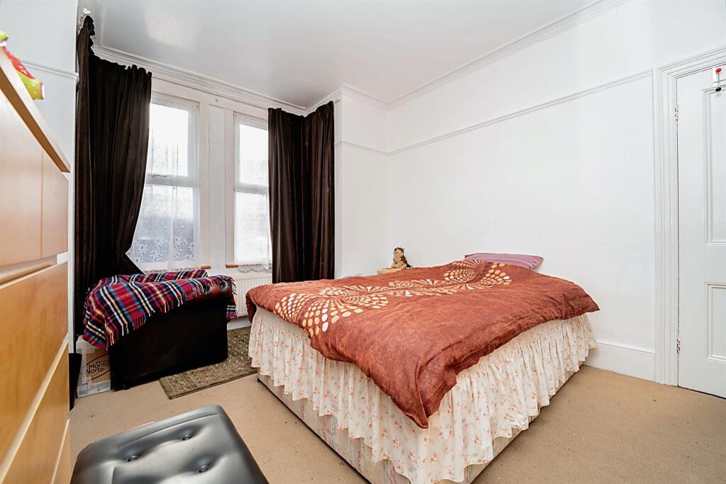 Welldon Crescent, Harrow photo 4